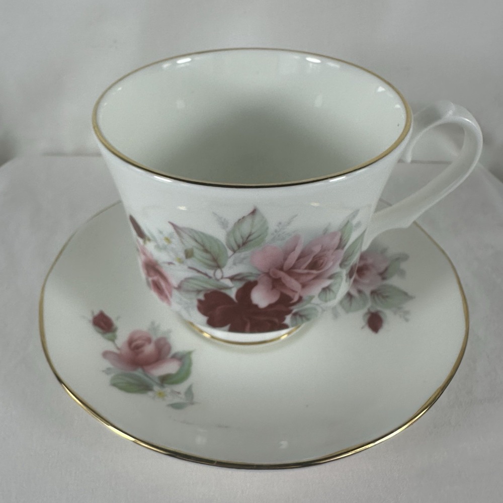 Royal Windsor English Bone China Teacup & Saucer Set Pink Cabbage Rose‎